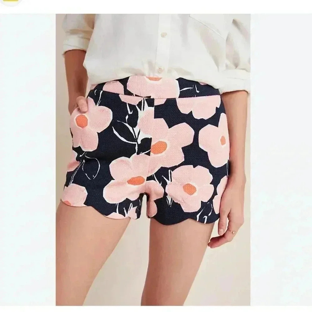 Scallop Hem Floral Print Women’s Shorts - Pink on Navy